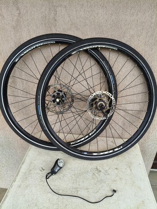 Roti complete 28" city bike, gravel, Shimano XT, far Led