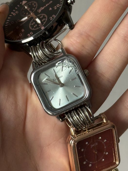 Сумка с необычным ремешком