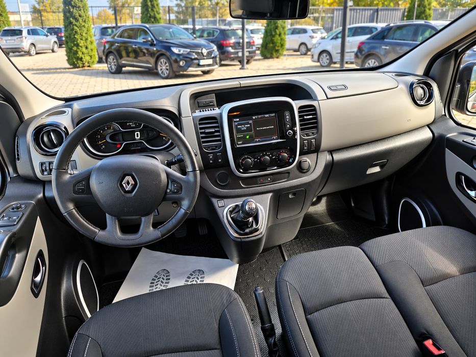 Renault Trafic 1.6 dci, e6, anul 2015, 9 locuri, Ac, Navi