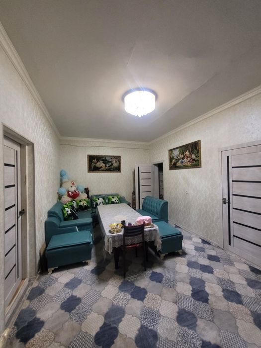 Срочно сотилади чирчик 10/мек район 4 хона карвон бозор рупараси