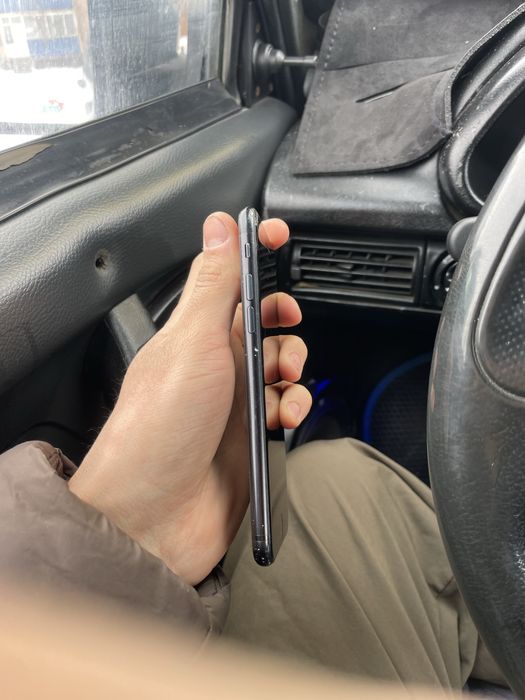 Продам айфон se 2020