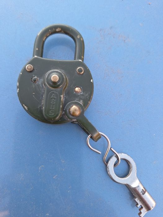 Катинар Queen заключваща система