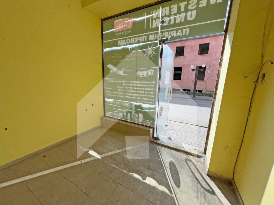 Дава се под наем Магазин в Нови пазар - 33 кв.м за 229.5 € - Снимка #9