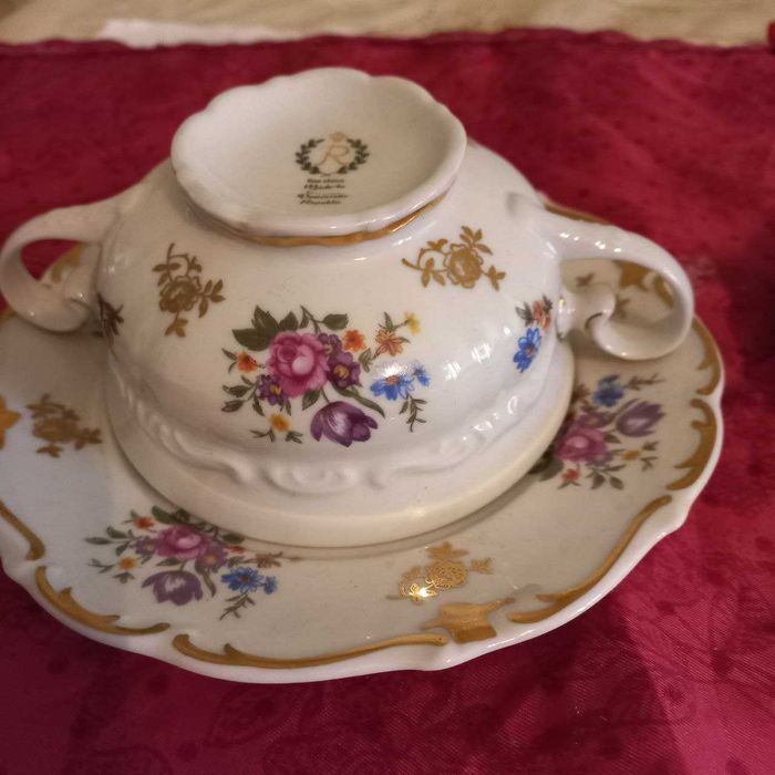 Новые суповые чашки Reichenbach с блюдцами. Цена указана за одну.