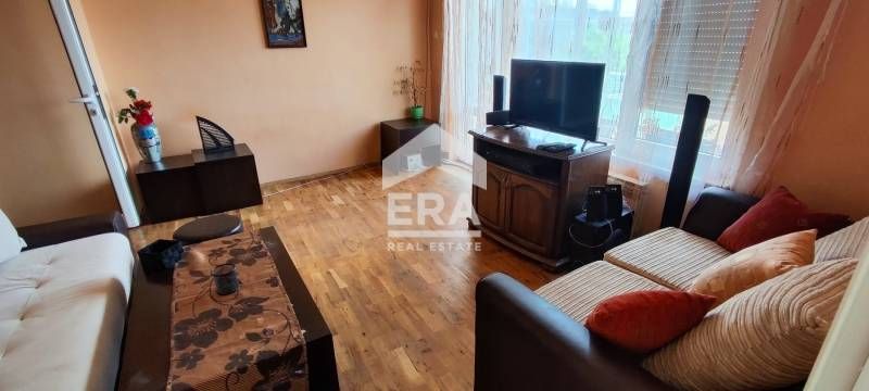 ЕКСКЛУЗИВНО! Двустаен тухлен  апартамент  под наем в кв. Трошево, на б