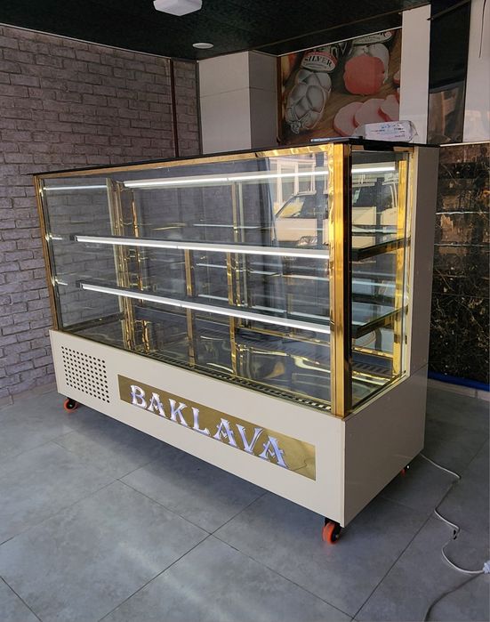 Витринный холодильник