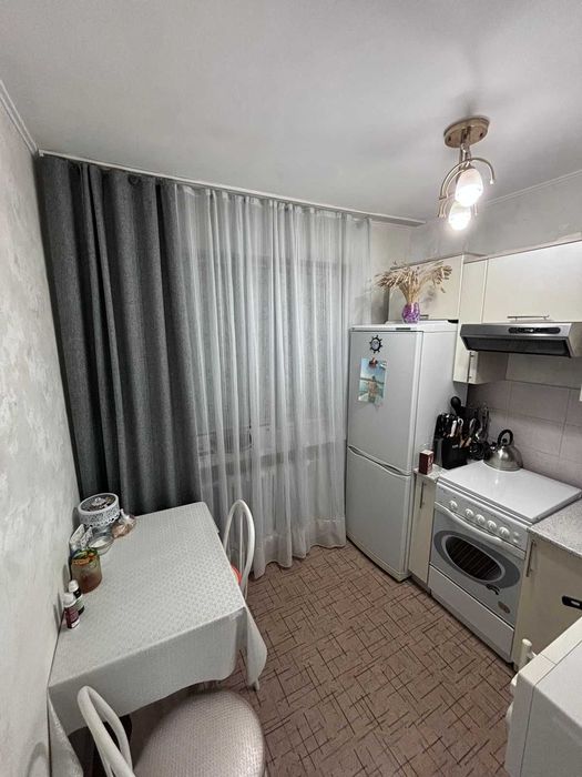 Продам 2 комн. кв. район Парка Победы