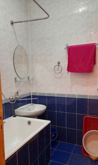 Qizlaga kvartira bor selhoz sampi yonida