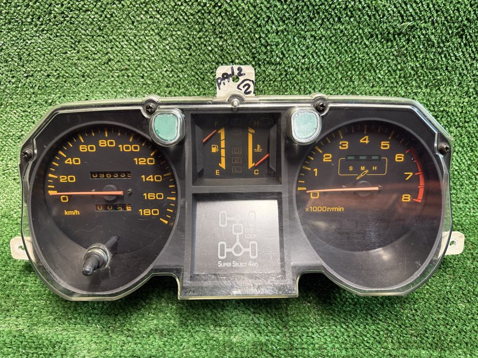 Щиток приборов на паджеро
