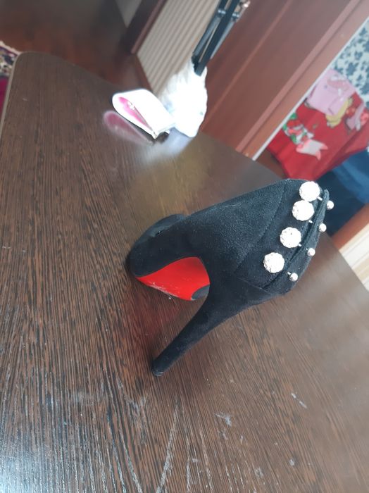 Продам чёрные туфли