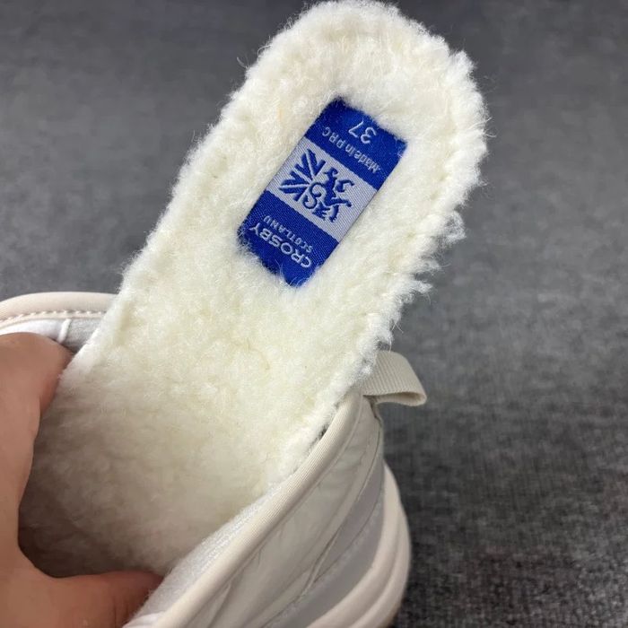 Дутики женские бежевые