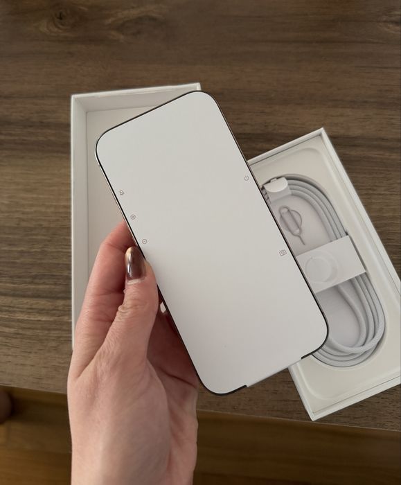 Iphone 16 pro nou