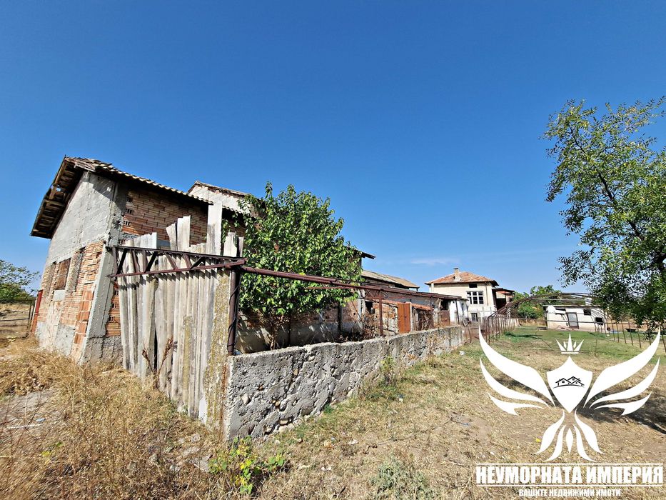 Продава се Къща в с. Избеглии, Област Пловдив - 450 кв.м за 111 €/кв.м - Снимка #12