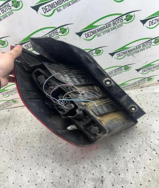 Lampa / Tripla stop dreapta pe aripa Renault Scenic 2004
