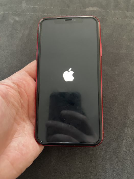 Продам iPhone 11 RED PRODUCT