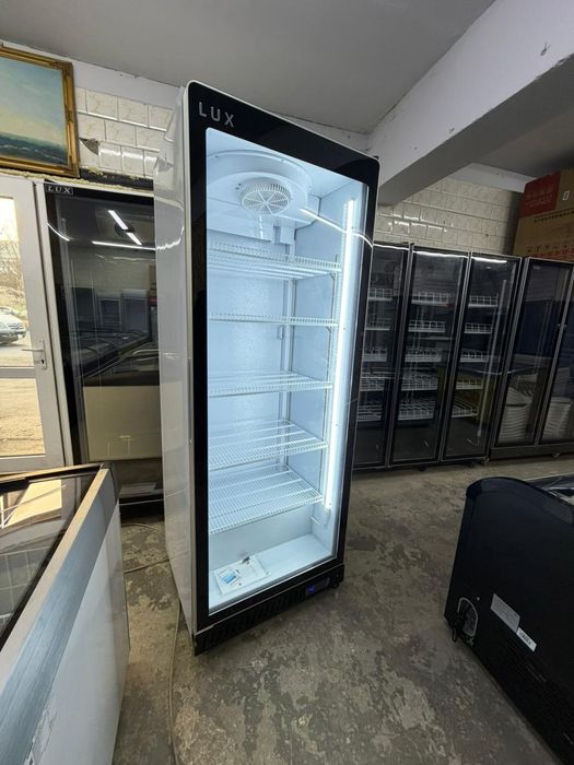 Холодильники•Однодверные холодильники•Витрины