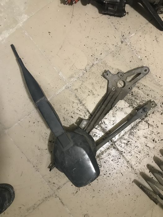 Запчасти на мерседес 190