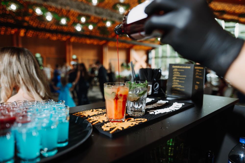 Prestăm servicii complete de Cocktail Bar mobil pentru evenimente