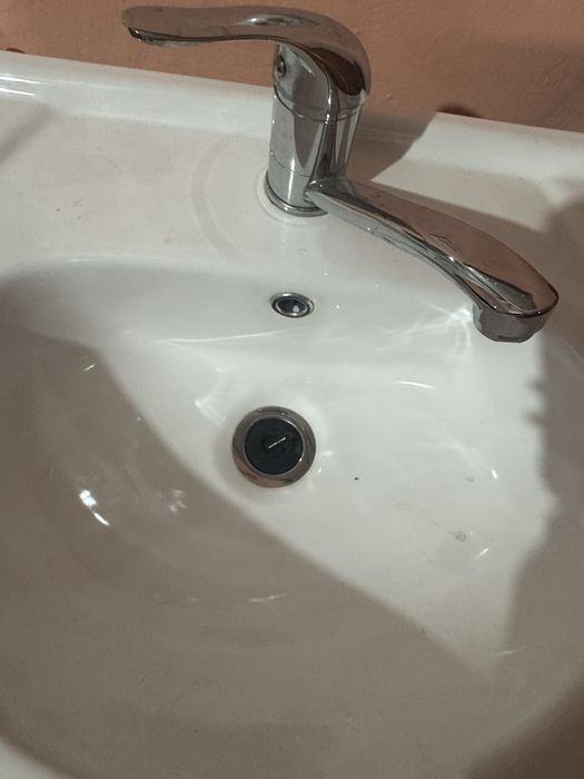 Chiuveta cu dulapior complect cu robinet