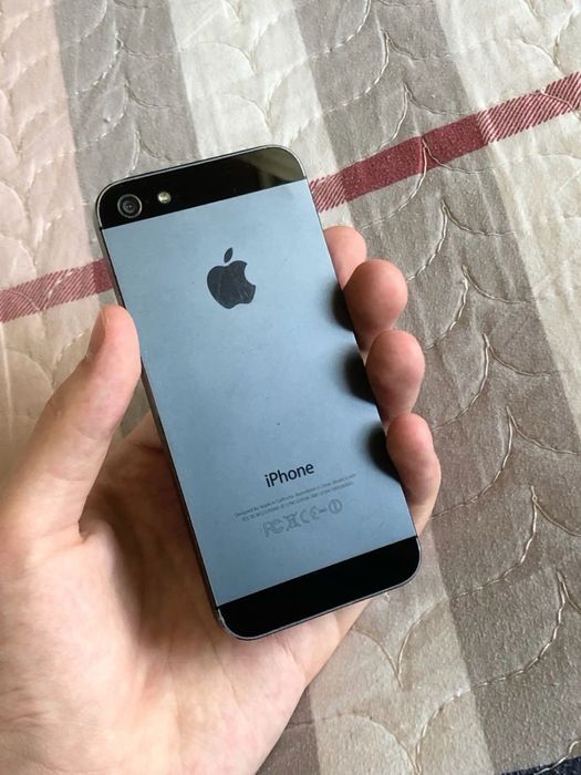iPhone 5S Space Gray в идеальном состоянии