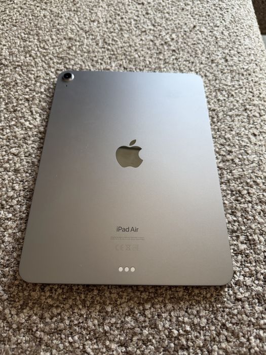 iPad Air 6, M2 128GB Wi-Fi, activation lock, перфектно състояние