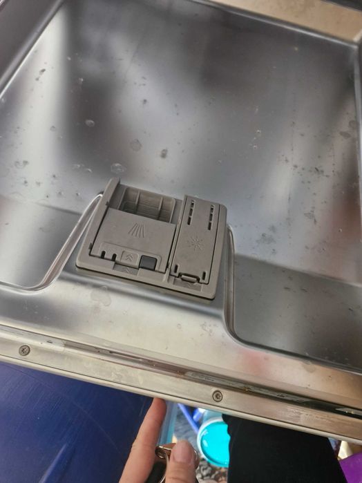 Продам посудомоечную машину