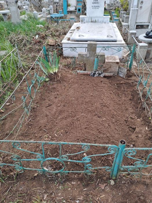 OFERTA! cimitirul Eternitatea Galati donez vand loc de veci.