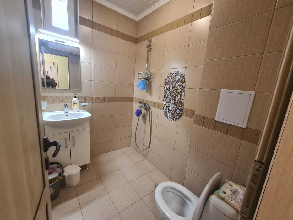 Дава се под наем Двустаен апартамент в Бургас, Славейков - 75 кв.м за 229.5 € - Снимка #4