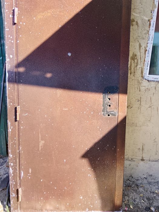 Продам хорошую дверь