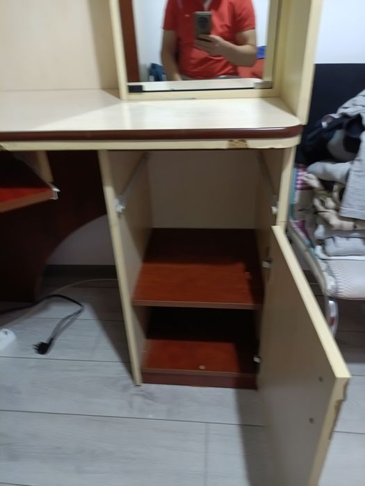 Donez mobila birou cu biblioteca