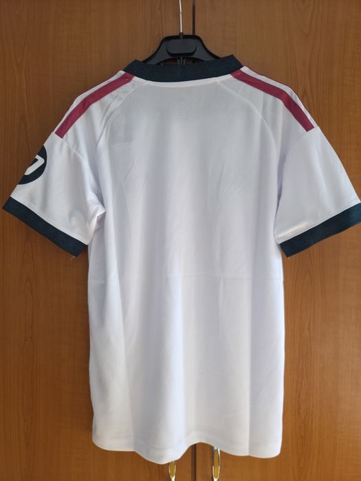 Vand tricou Real Madrid