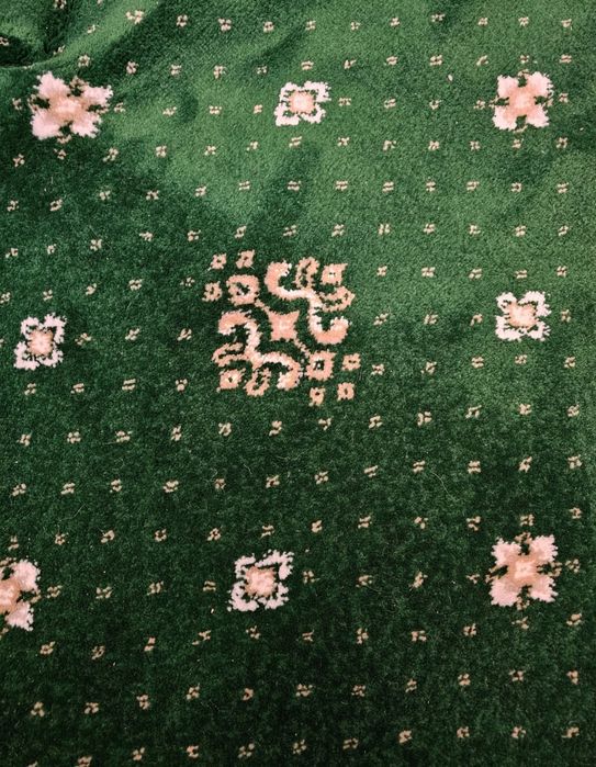 Продам ковёр новый