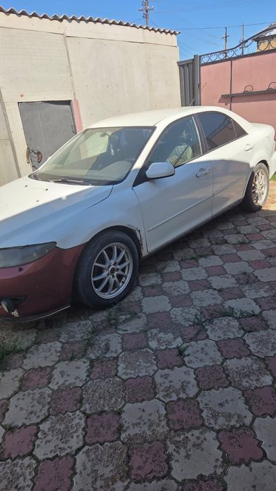 Автомобиль мазда