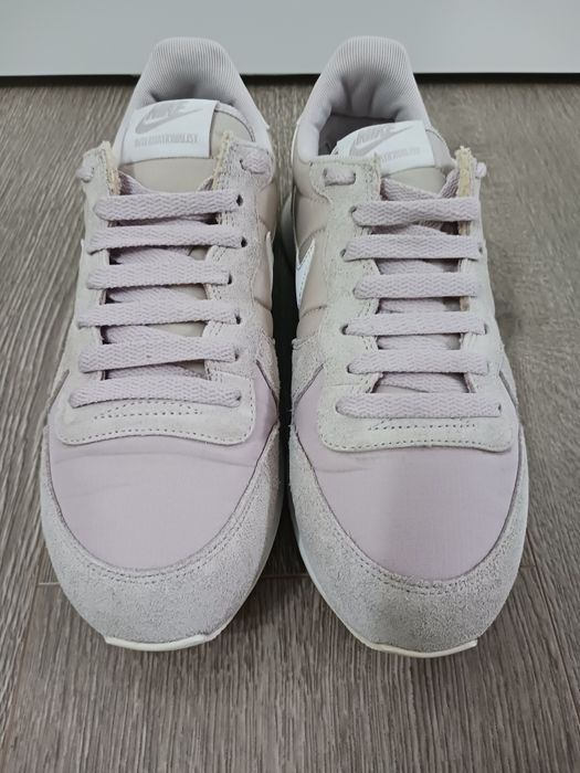 Adidasi dama Nike 39