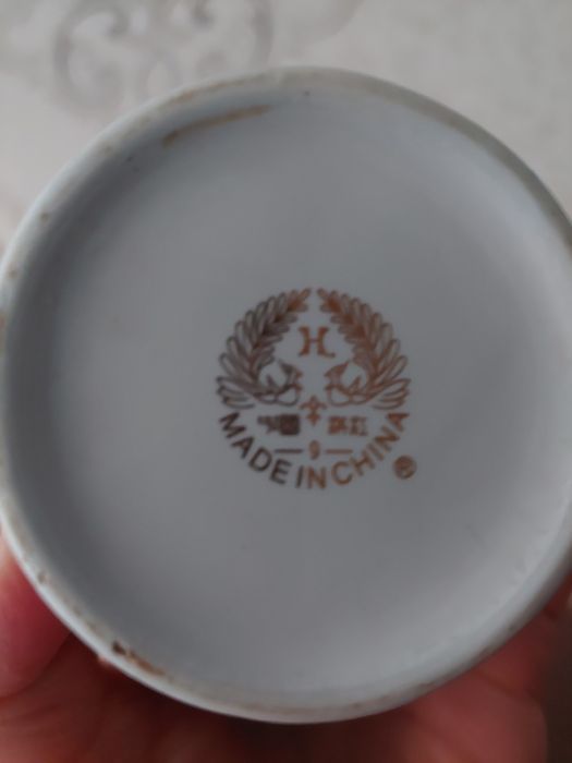 Сахарницу маленькую продаю