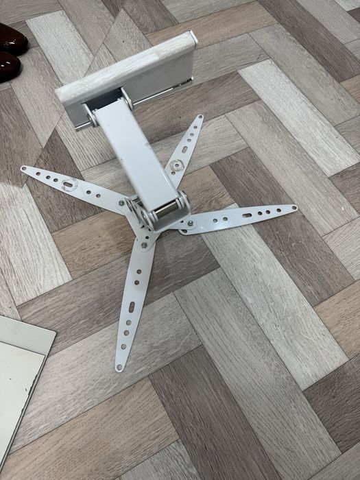 Продам Кронштейн