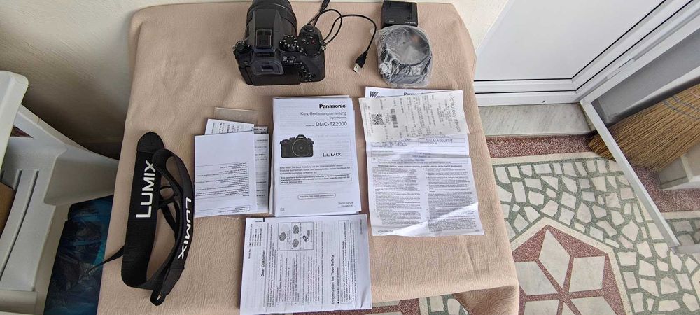 Panasonic LUMIX FZ2000