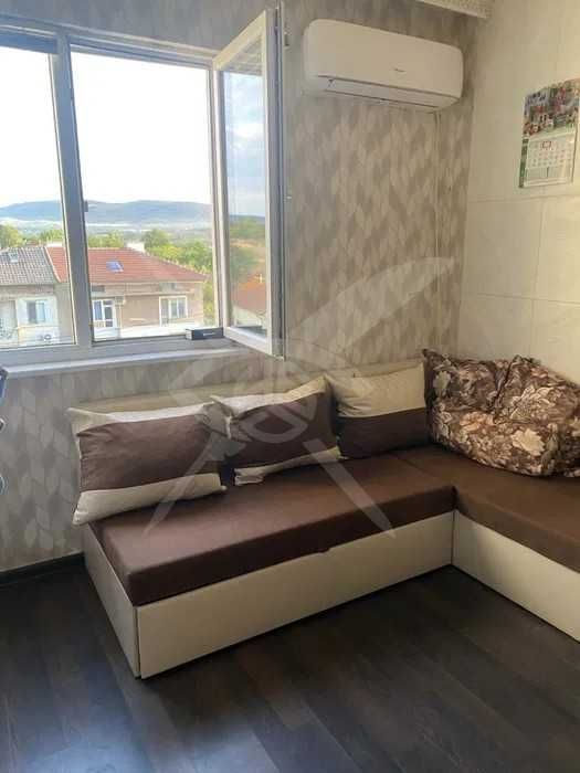Двустаен апартамент в Зора