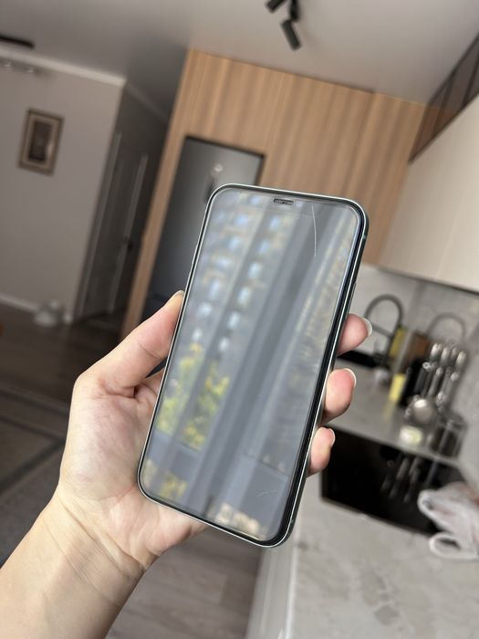 продам Iphone 11