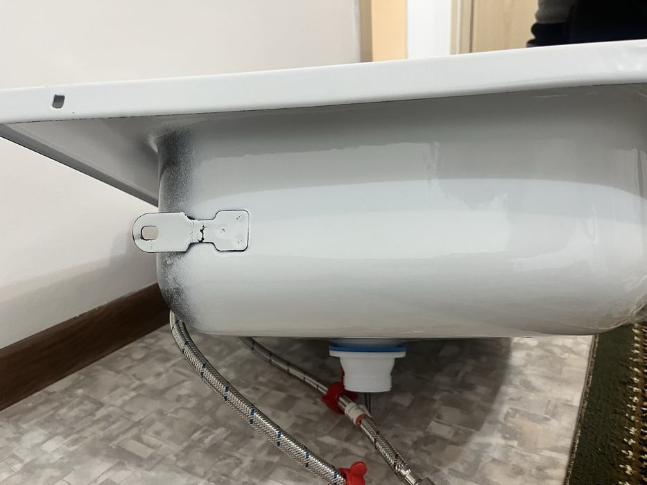 Продам новую раковину с гофрой