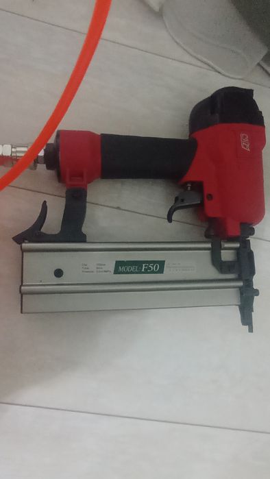 Компрессорный пневмопистолет