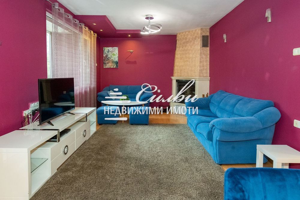 Етаж от ТУХЛЕНА къща - кв.Болницата