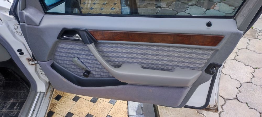 Mers W-124 сотилади