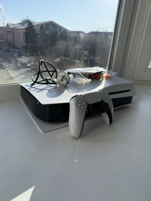 Playstation 5, (PS-5)