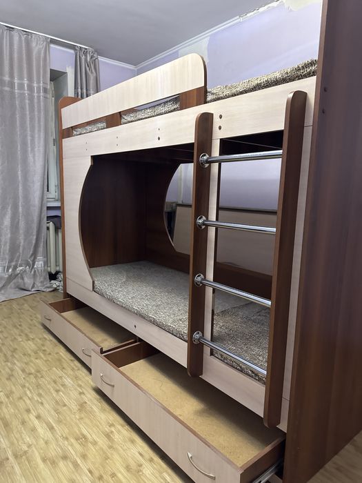 Продается двухъярусная кровать