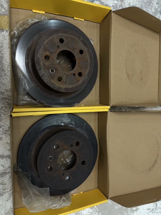 Продам тормозной диска и могнитолла