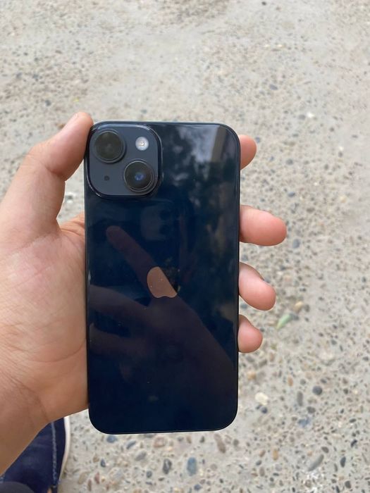 Мобильный телефон (айфон).