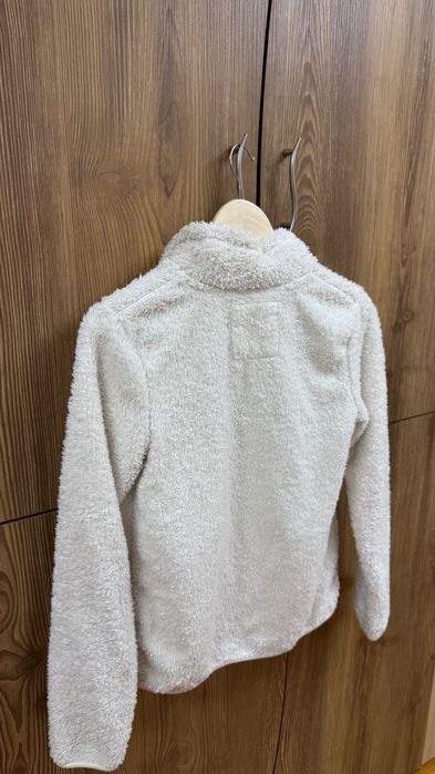 Тънък пухкав суичър