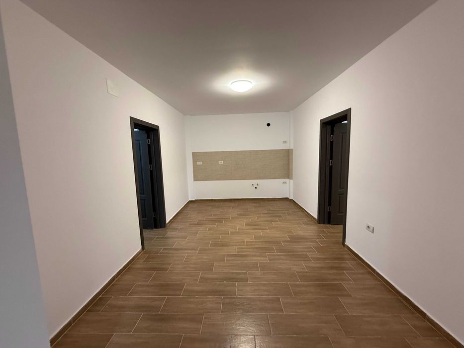 Spațiu semidemisol de vânzare – ideal pentru investiție / business, Mamaia Nord