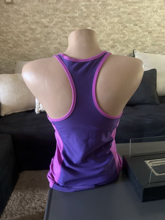 Спортен потник на Nike